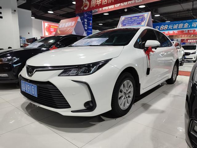 Toyota Corolla - фото 0