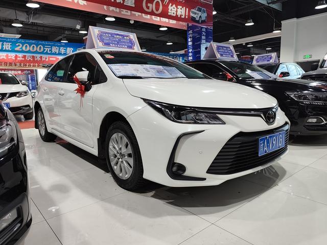Toyota Corolla - фото 2