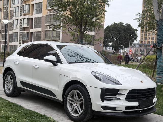 Porsche Macan - фото 1