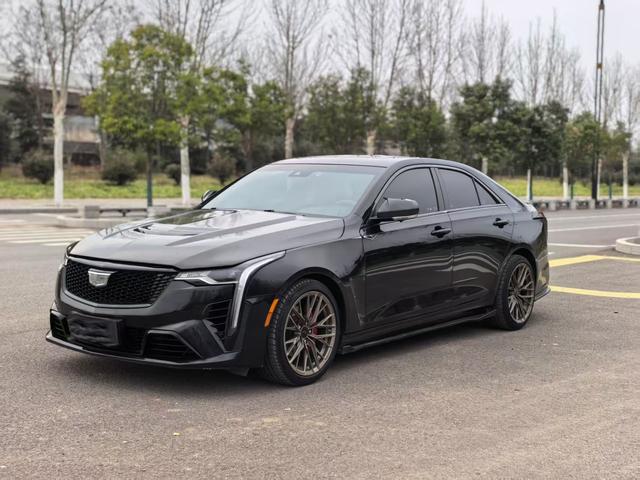 Cadillac CT4 - фото 0