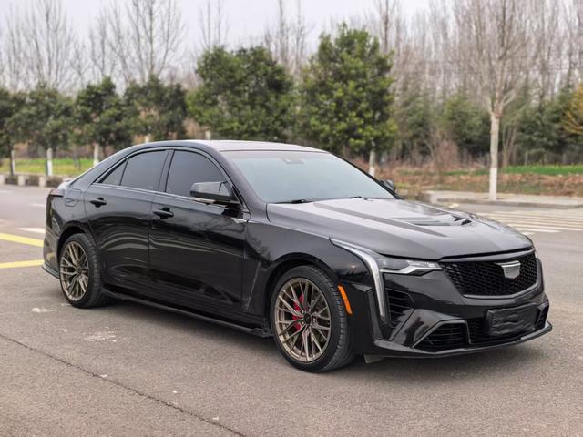 Cadillac CT4 - фото 2