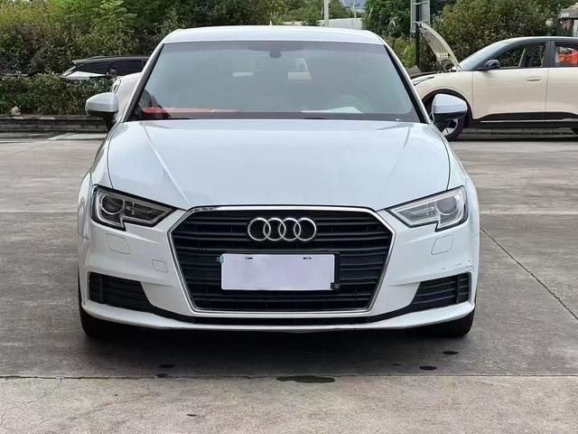 Audi A3 - фото 1