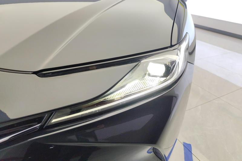 Toyota Camry - фото 4