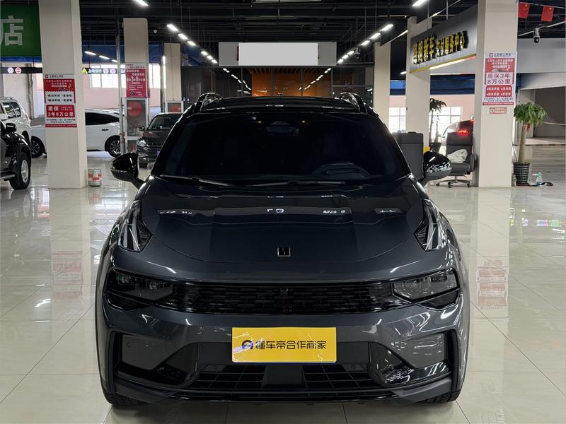 Lynk & Co 01 - фото 1