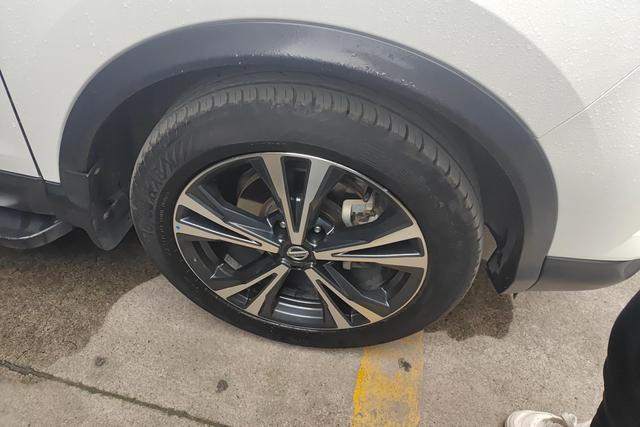 Nissan Qashqai - фото 4