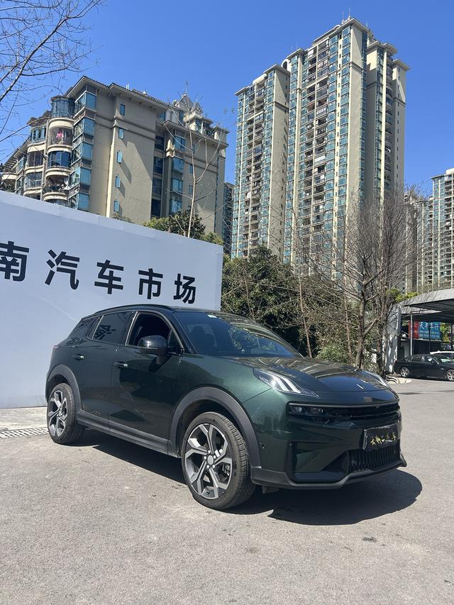 Lynk & Co 06 - фото 2