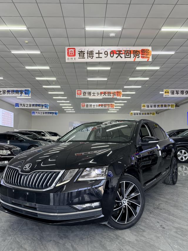 Skoda Octavia - фото 1