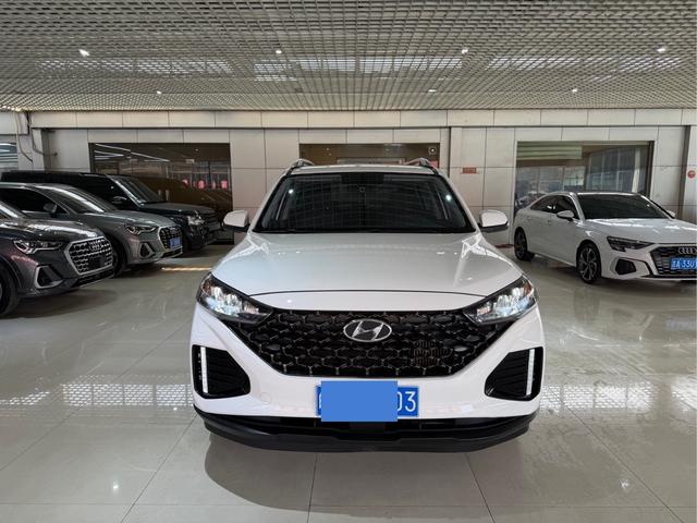 Hyundai ix35 - фото 1