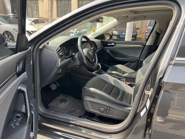 Volkswagen Sagitar - фото 3