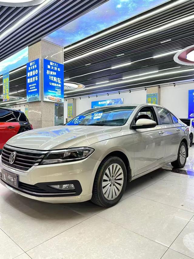 Volkswagen Lavida - фото 0