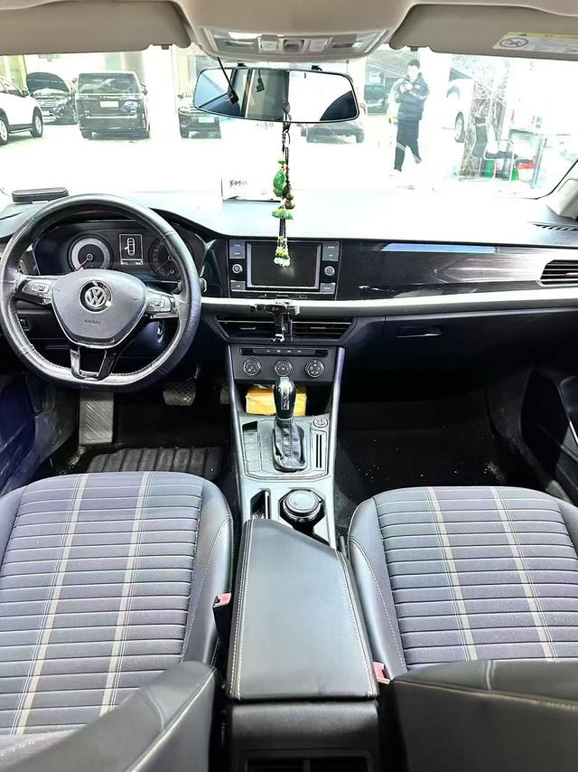 Volkswagen Lavida - фото 3