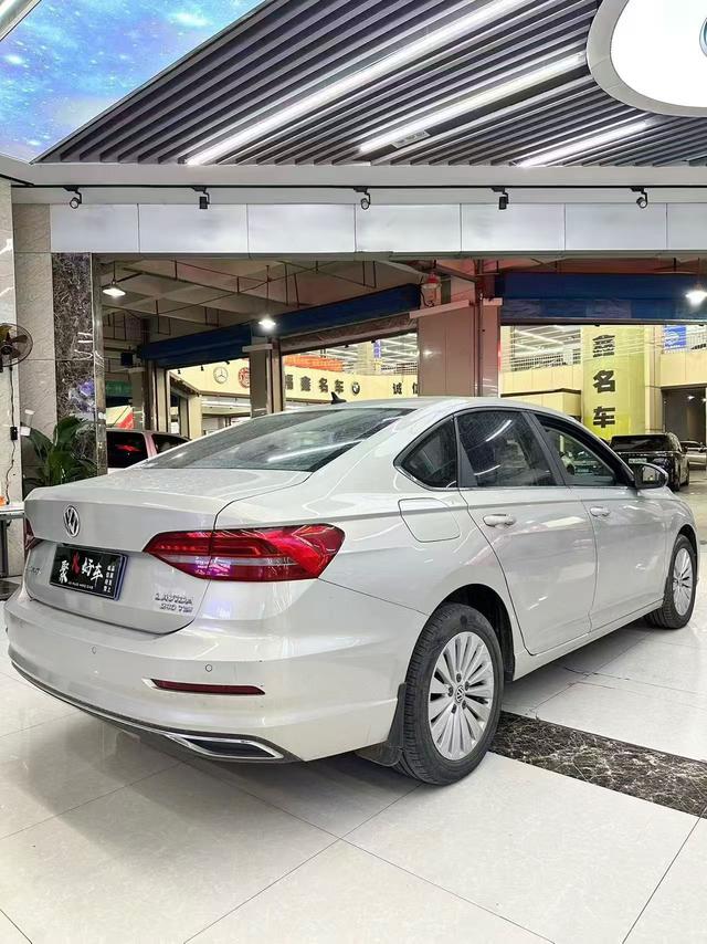 Volkswagen Lavida - фото 4