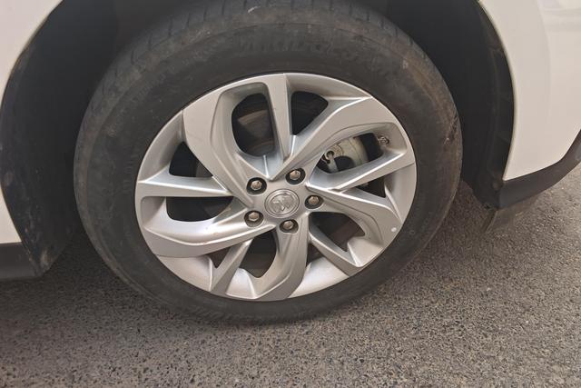 Buick Velite 6 - фото 4