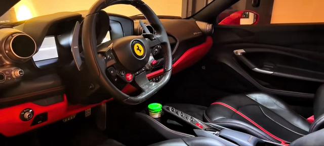 Ferrari F8 - фото 2