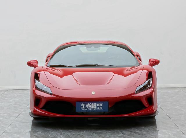 Ferrari F8 - фото 3