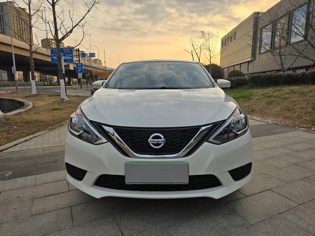 Nissan Sylphy - фото 1