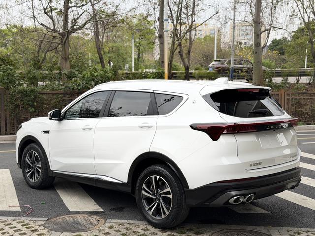 Jetour X70 PLUS - фото 3