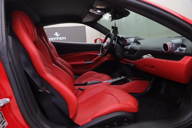 Ferrari F8 - фото 3
