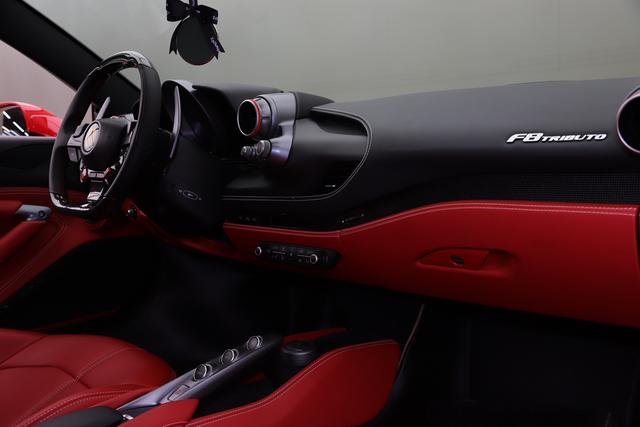 Ferrari F8 - фото 4