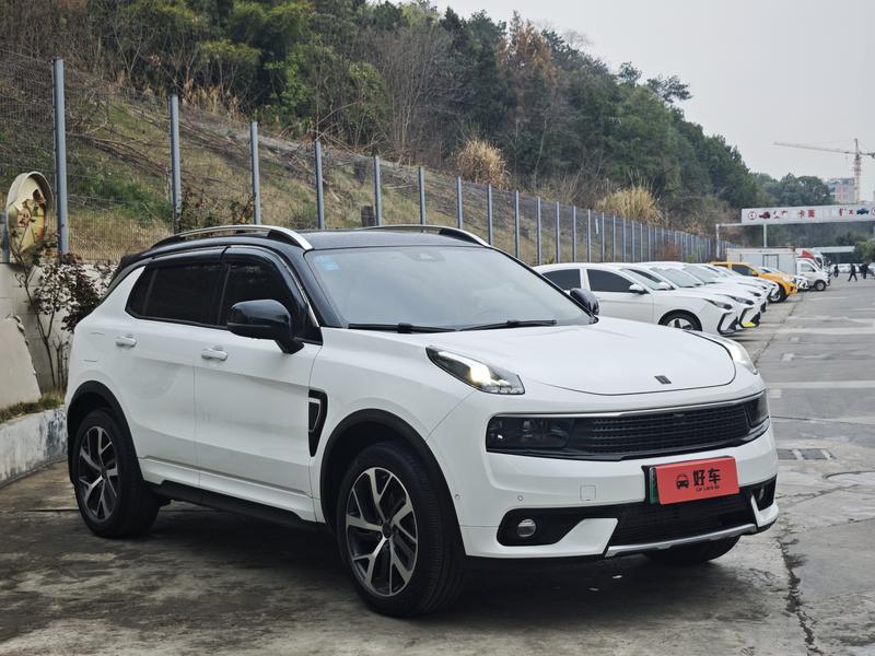 Lynk & Co 01 - фото 2