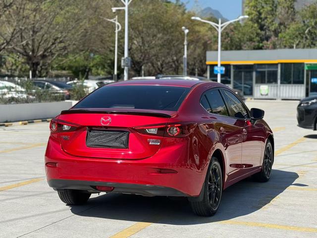 Mazda 3 Axela - фото 2