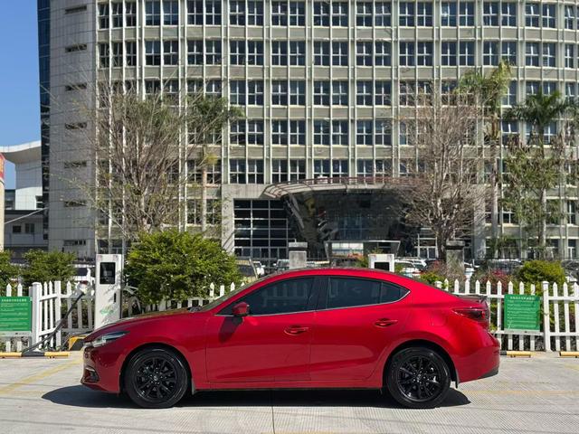 Mazda 3 Axela - фото 3
