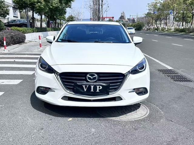 Mazda 3 Axela - фото 1