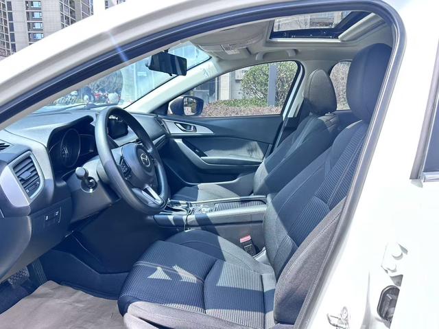 Mazda 3 Axela - фото 3
