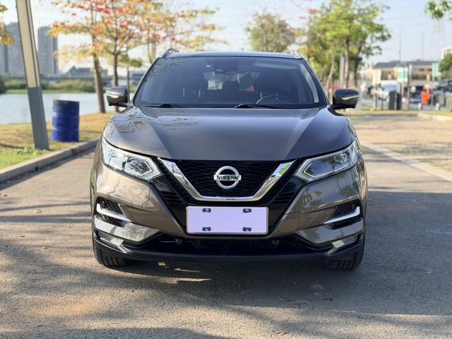 Nissan Qashqai - фото 1