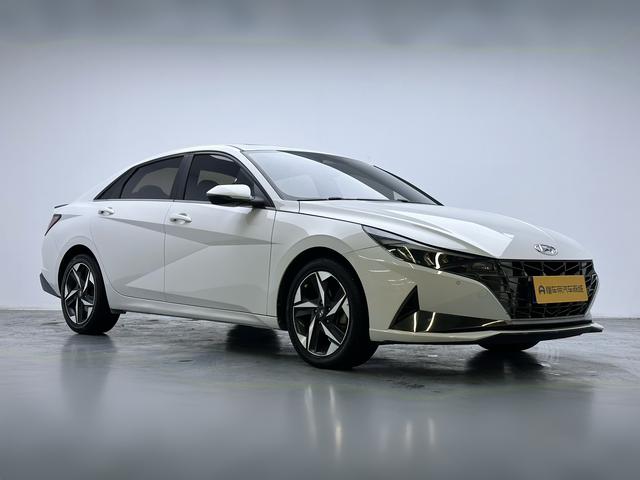 Hyundai Elantra - фото 2