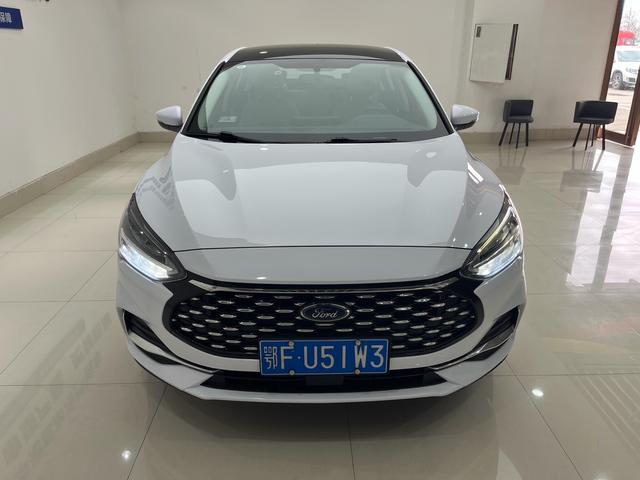 Ford Focus - фото 1