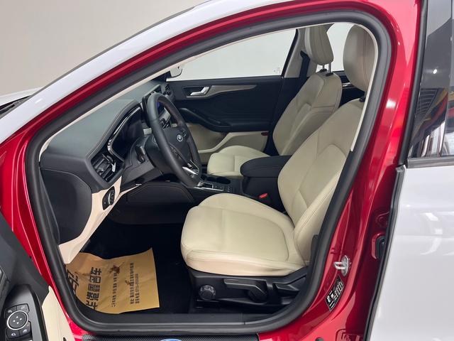 Ford Focus - фото 4