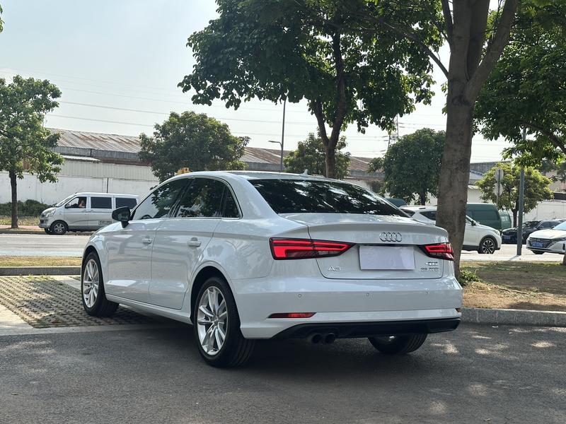 Audi A3 - фото 3