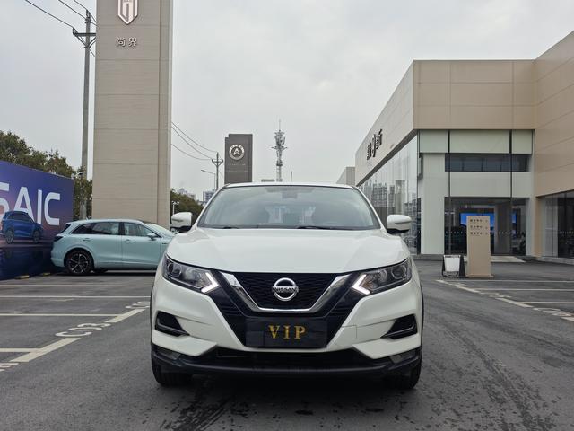 Nissan Qashqai - фото 1