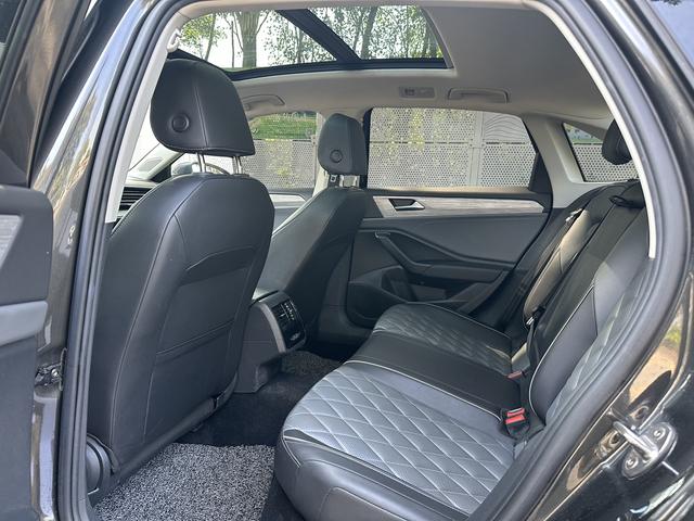 Volkswagen Sagitar - фото 4