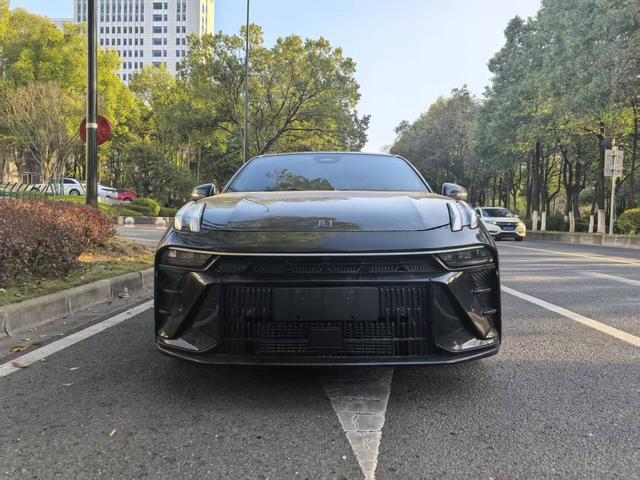Lynk & Co 03 - фото 1