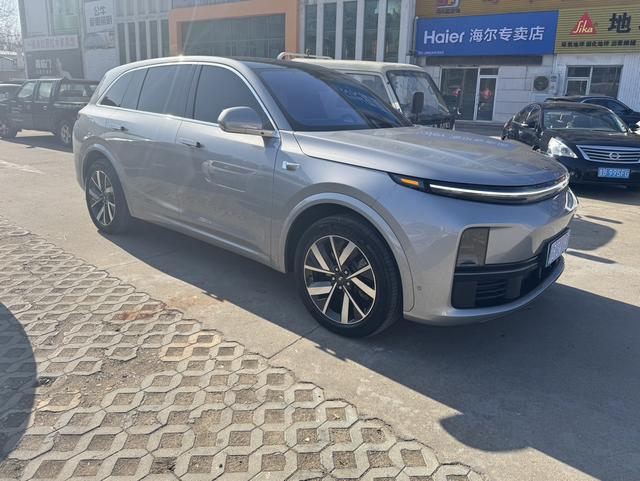 Li Auto L7 - фото 1