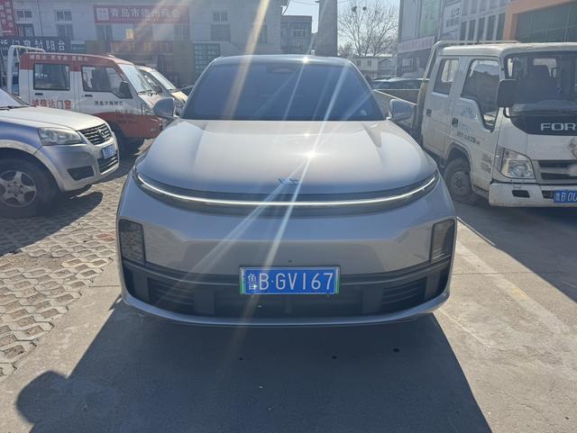 Li Auto L7 - фото 2