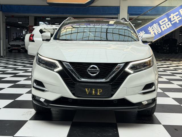 Nissan Qashqai - фото 1