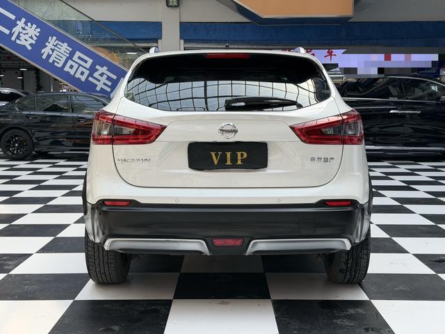 Nissan Qashqai - фото 4