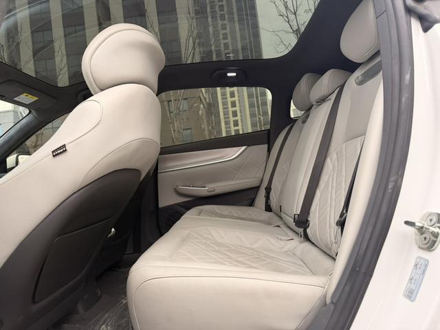 Changan Qiyuan A07 - фото 4