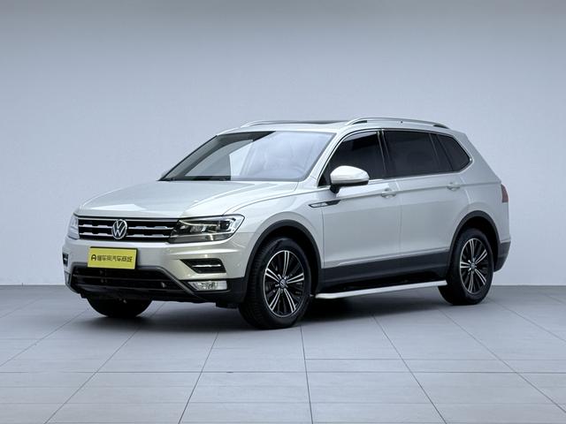 Volkswagen Tiguan L - фото 0