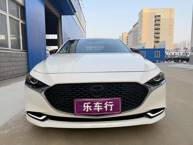 Mazda 3 Axela - фото 1
