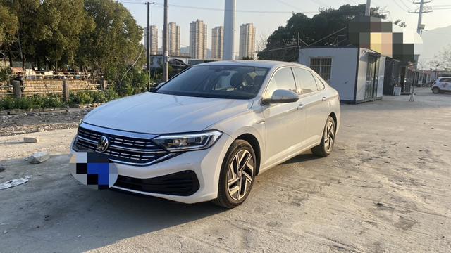 Volkswagen Sagitar - фото 0