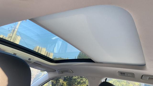 Volkswagen Sagitar - фото 3