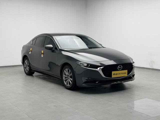 Mazda 3 Axela - фото 2