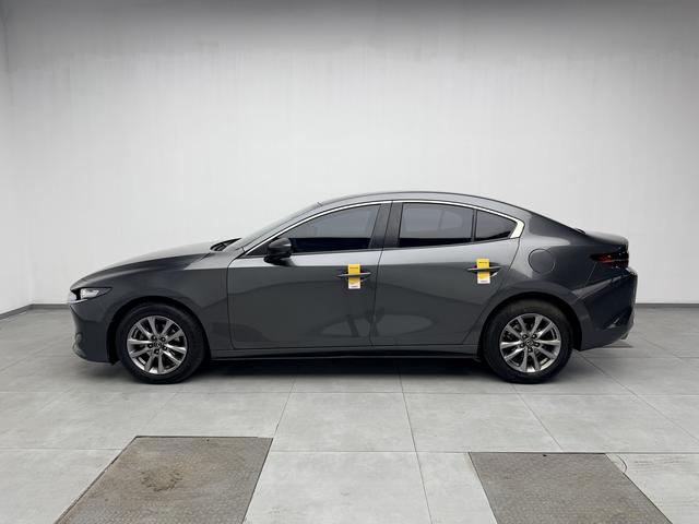 Mazda 3 Axela - фото 3