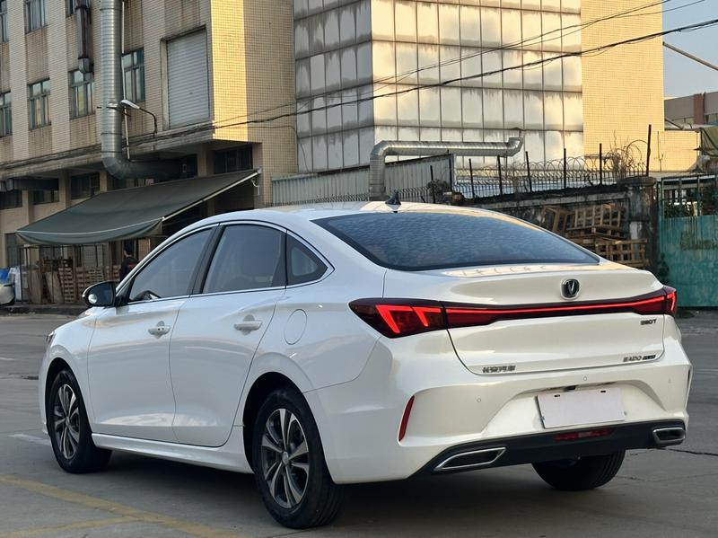 Changan Eado - фото 3