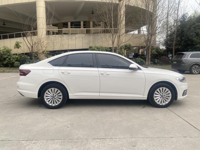 Volkswagen Lavida - фото 3