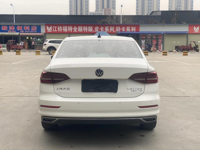 Volkswagen Lavida - фото 4